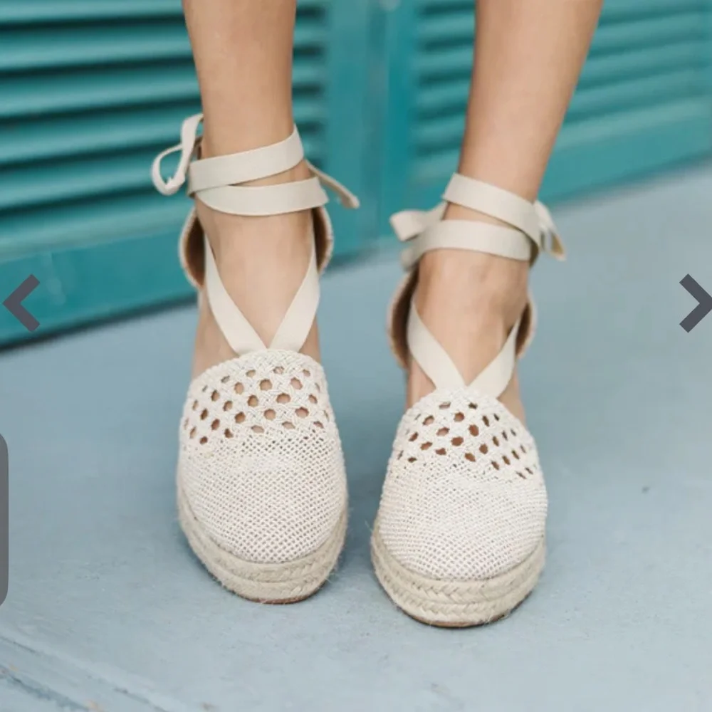 NWOT Bamboo Going On Your Way Beige Espadrille Wedges Size 8